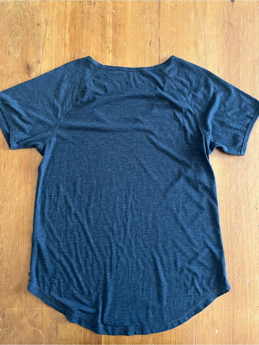 Tentree Positive Impact Heather Gray Scoop Neck Curved Hem Sustainable Tee - Picture 5 of 9